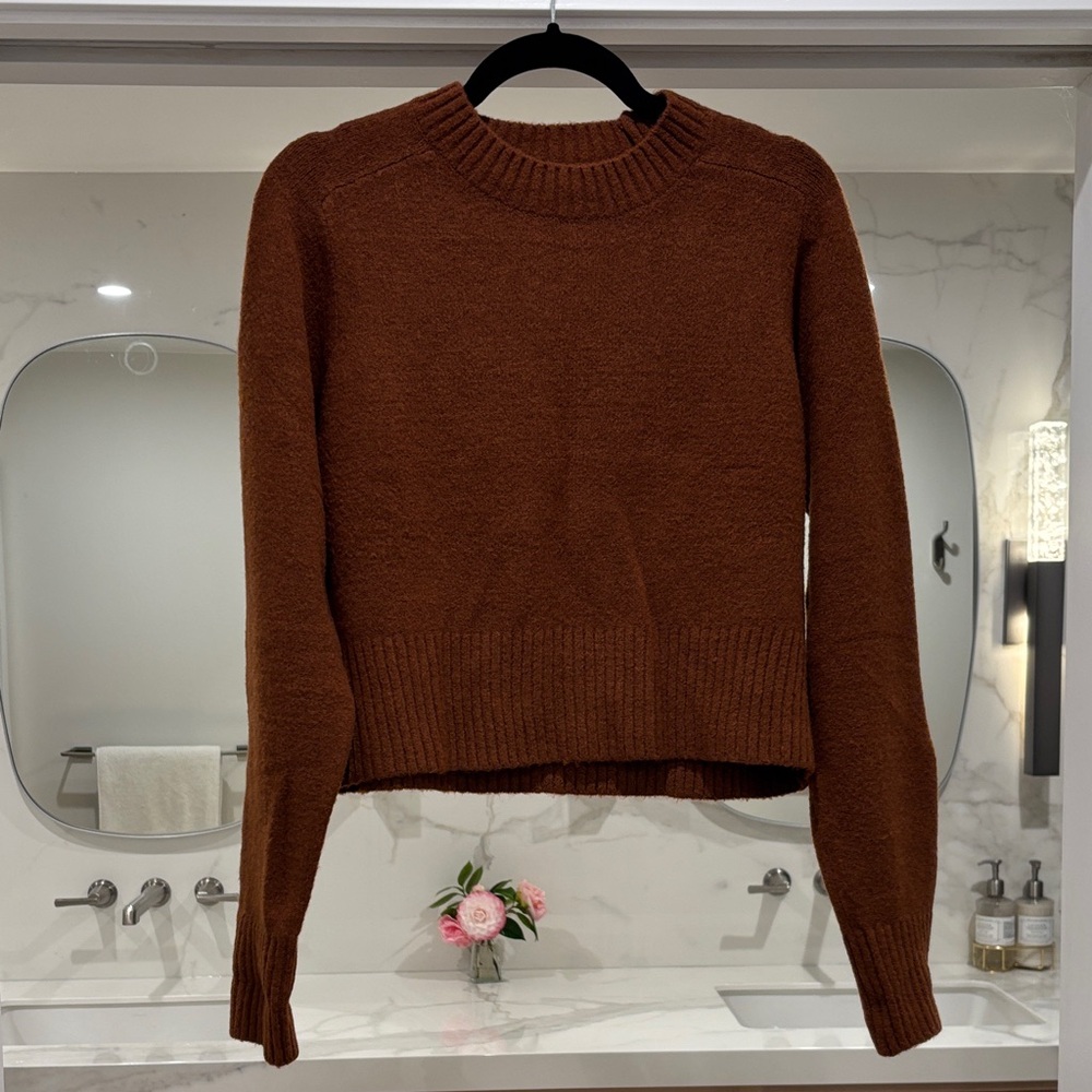 Universal Thread Rich Brown Crew Neck Sweater